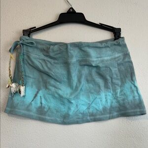 Chic Aqua Tie-Dye Mini Skirt